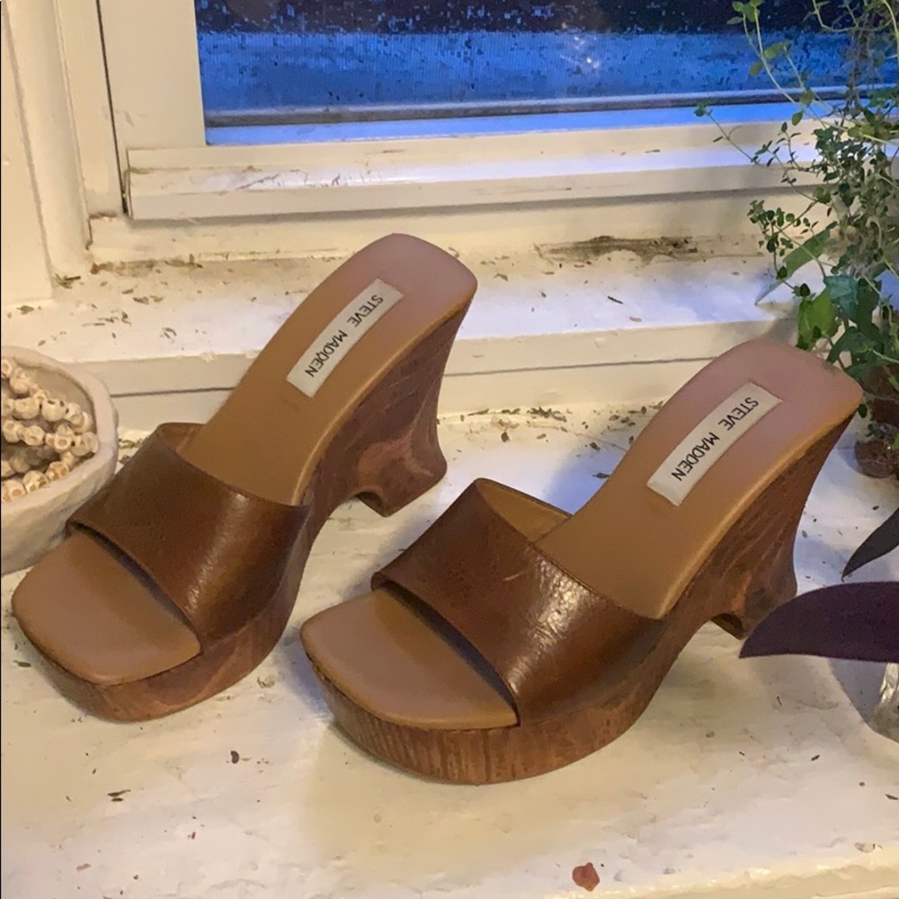 Wooden Steve Madden retro mules